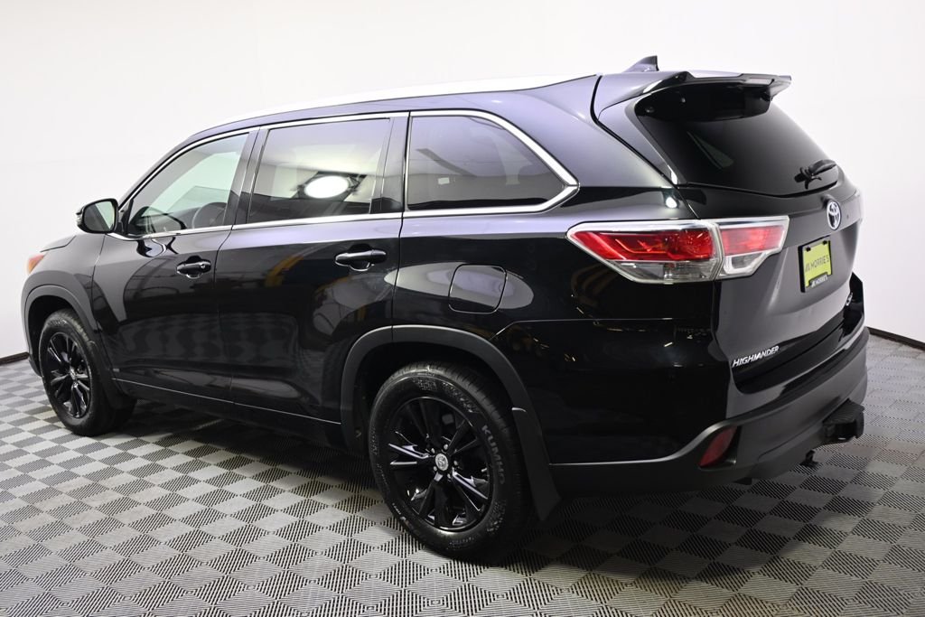 Used 2015 Attitude Black Metallic Toyota XLE V6 image 3