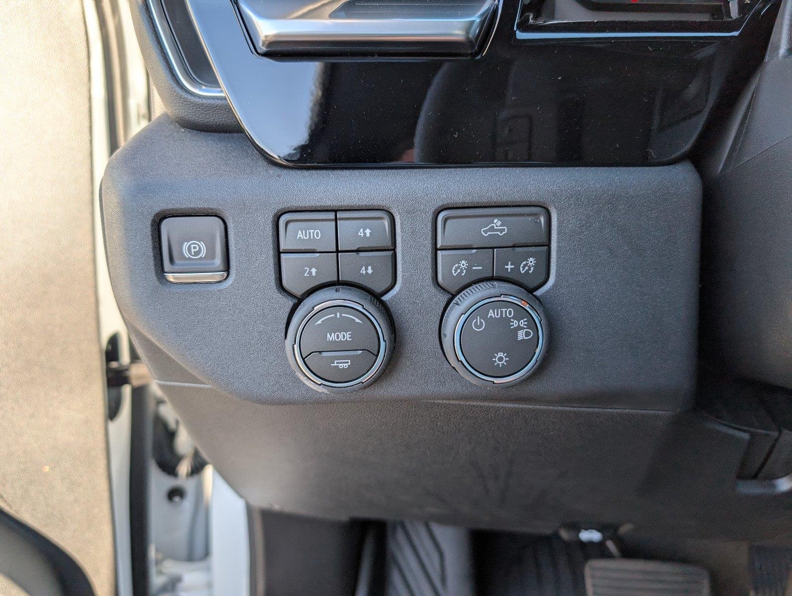 Used 2023 SUMMIT WHITE Chevrolet LTZ image 28