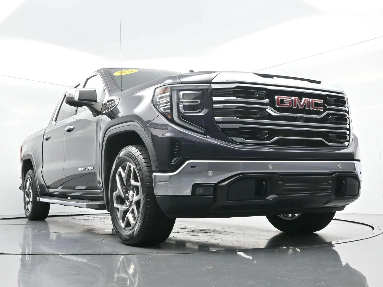 Used 2022 Titanium Rush Metallic GMC SLT image 49