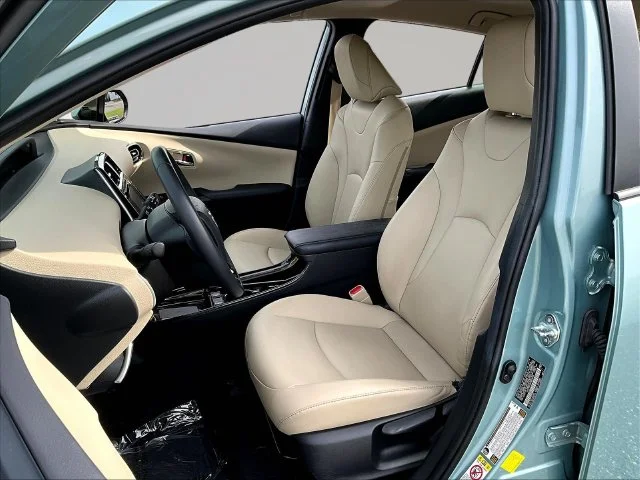 Used 2019 Beige Toyota XLE AWD-e image 23