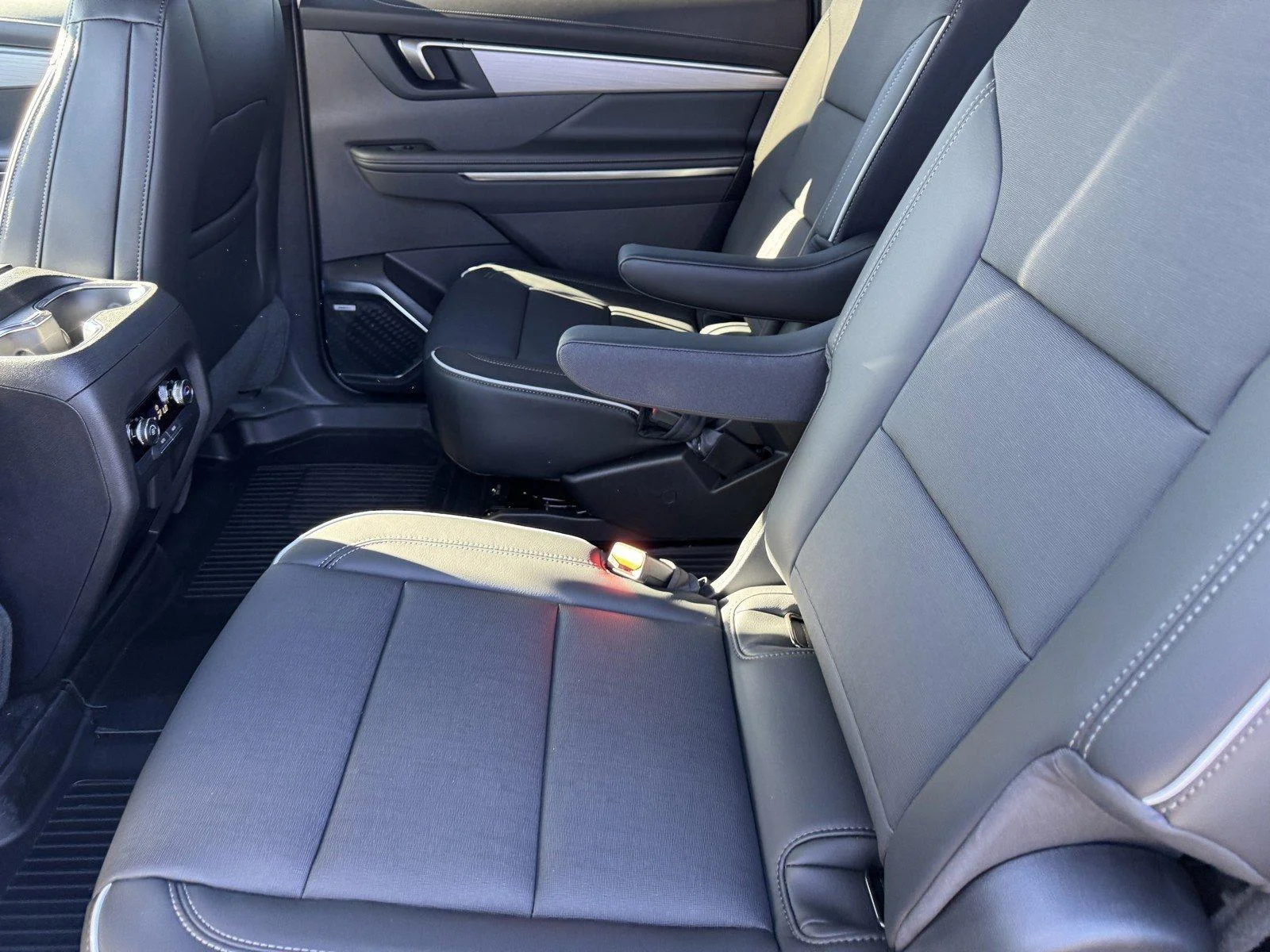 New 2026 Iridescent White Tricoat Buick Preferred image 10
