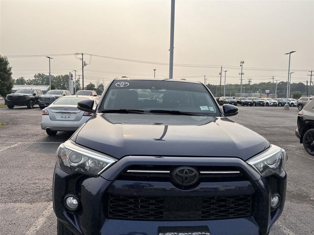 Used 2020 Nautical Blue Metallic Toyota SR5 Premium image 4