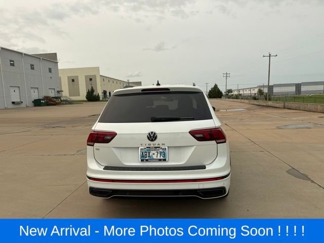 Used 2023  Volkswagen 2.0T SE R-Line Black image 6