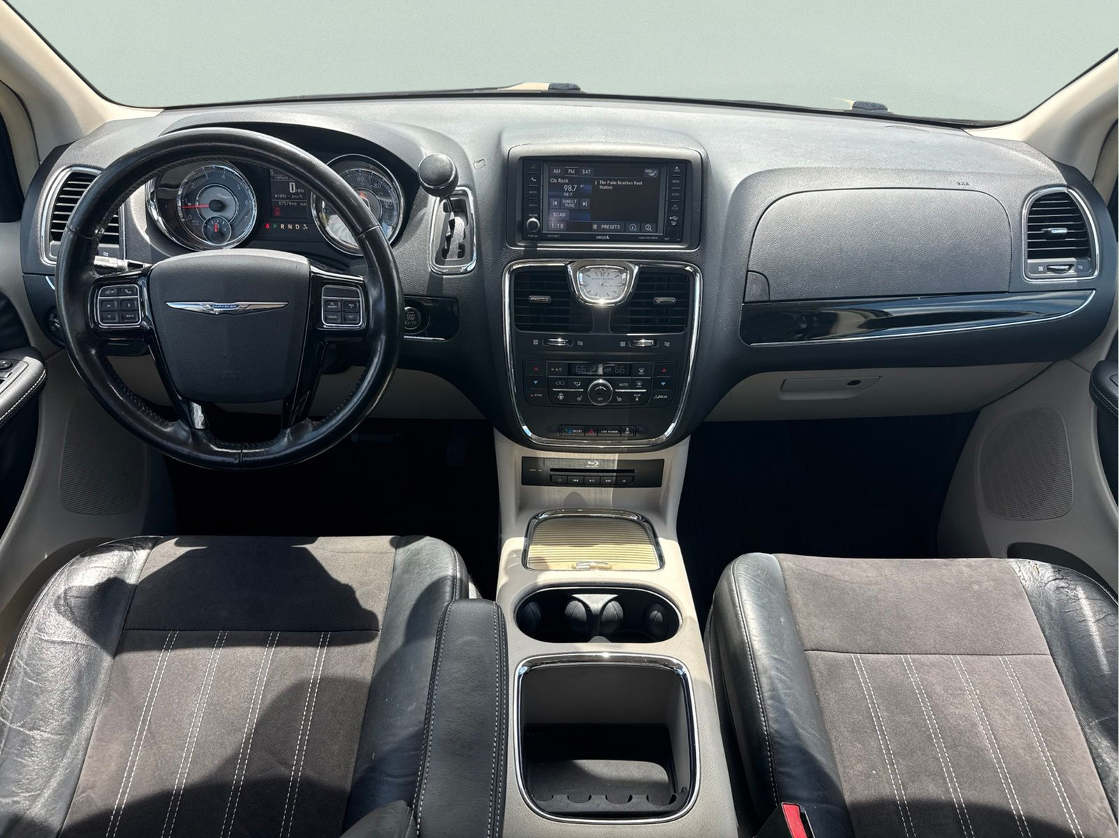 Used 2016 Gray Chrysler Limited image 14