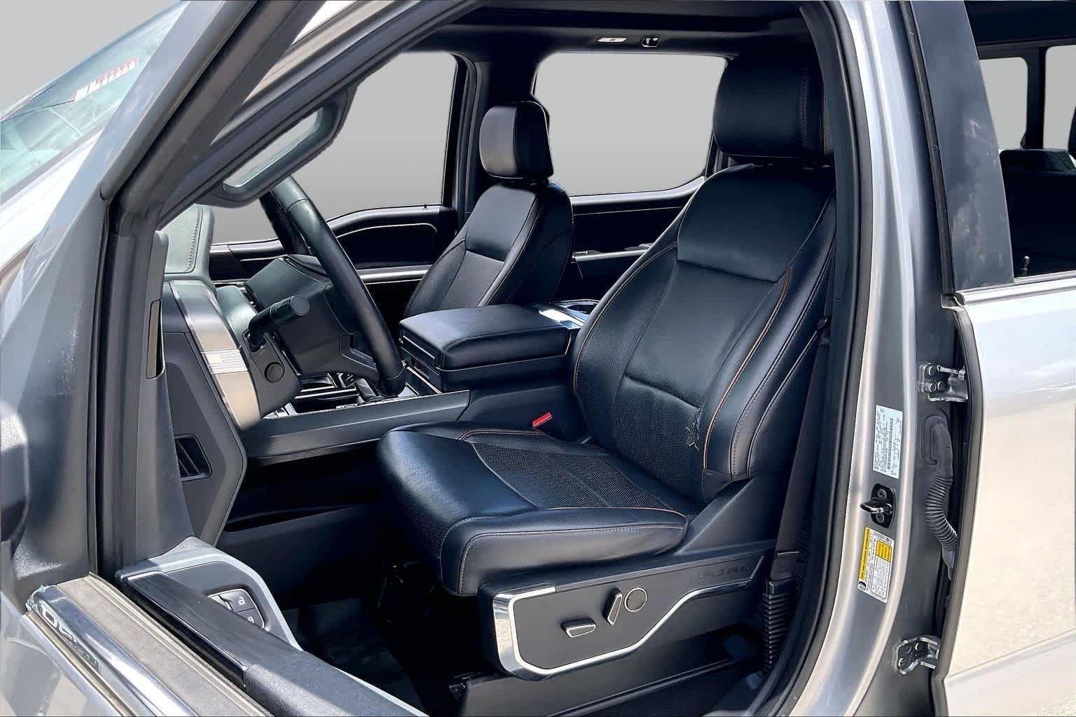 Used 2024 Iconic Silver Ford LARIAT image 8