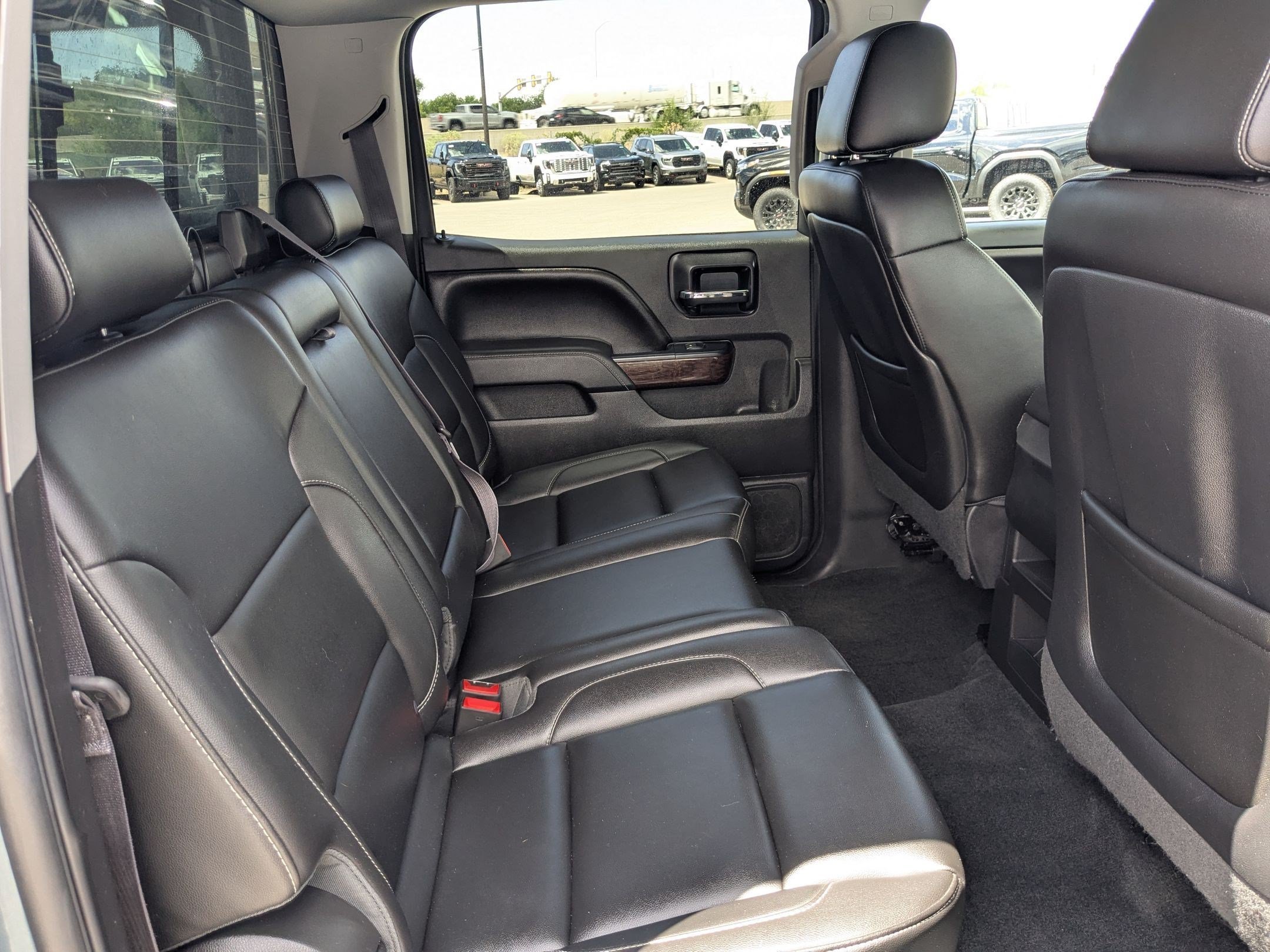 Used 2014 STEALTH GRAY METALLIC GMC SLE image 27