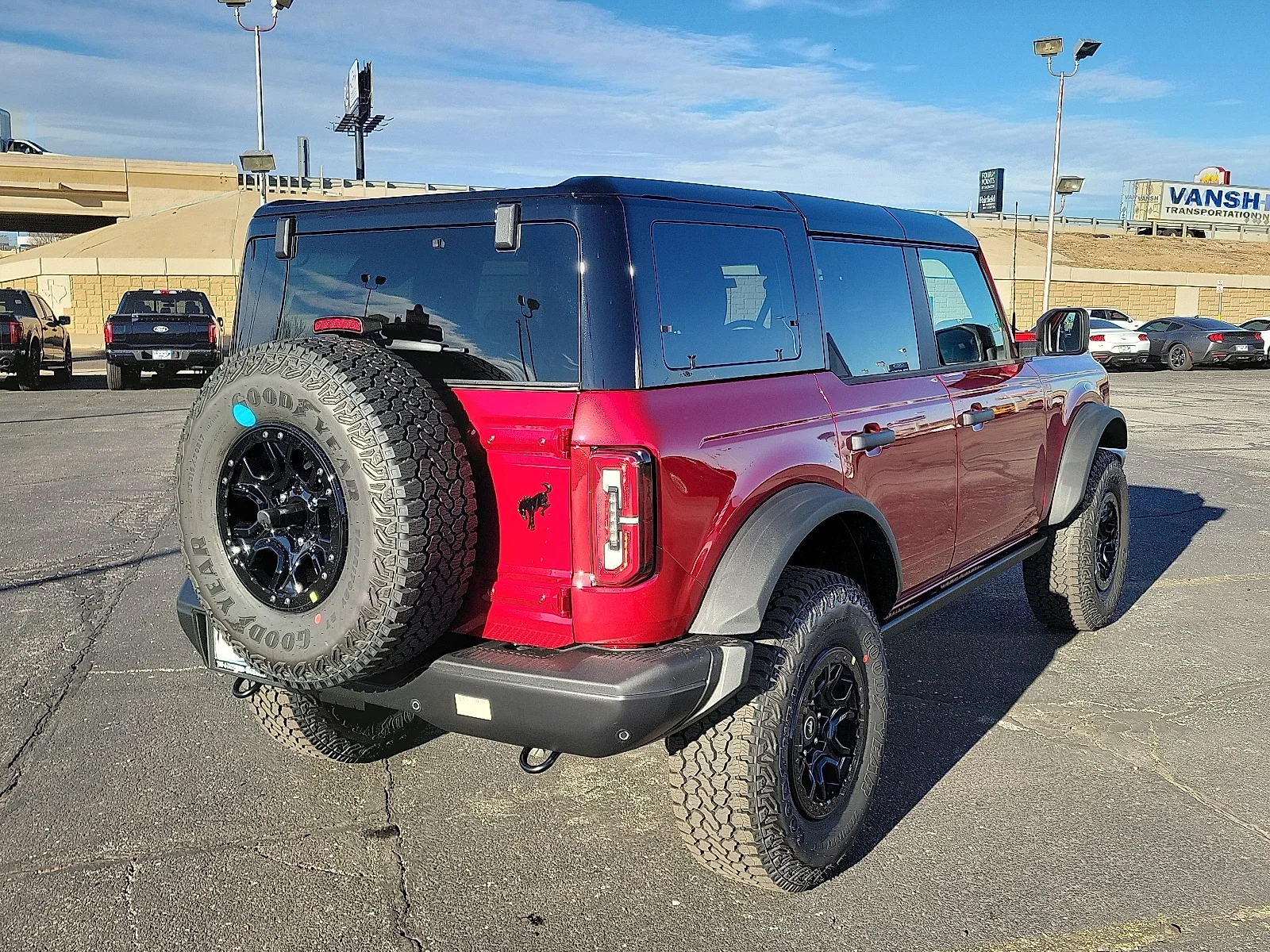 New 2025 Ruby Red Metallic Tinted Clearcoat Ford Badlands&reg; image 4