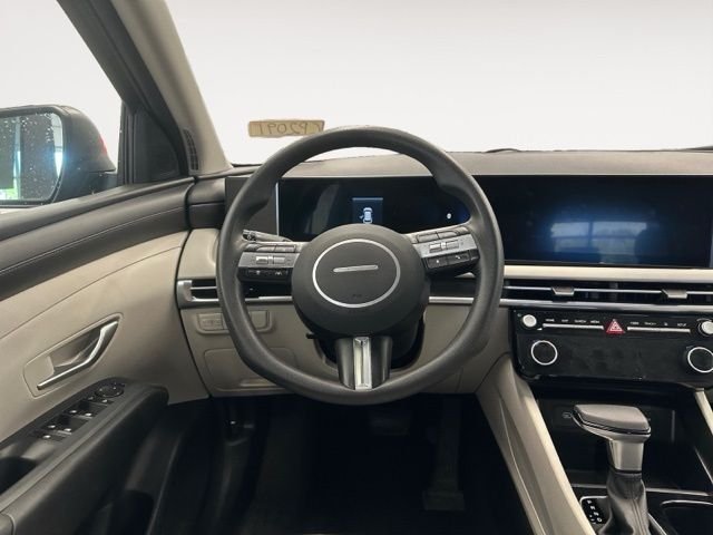 Used 2025 Black Hyundai SEL image 13