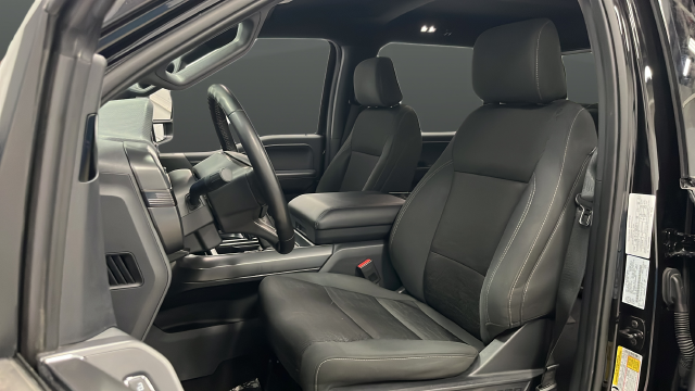 Used 2024 Agate Black Metallic Ford XLT image 9