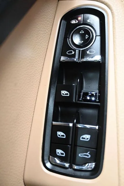 Used 2019 Blue Porsche Base image 24