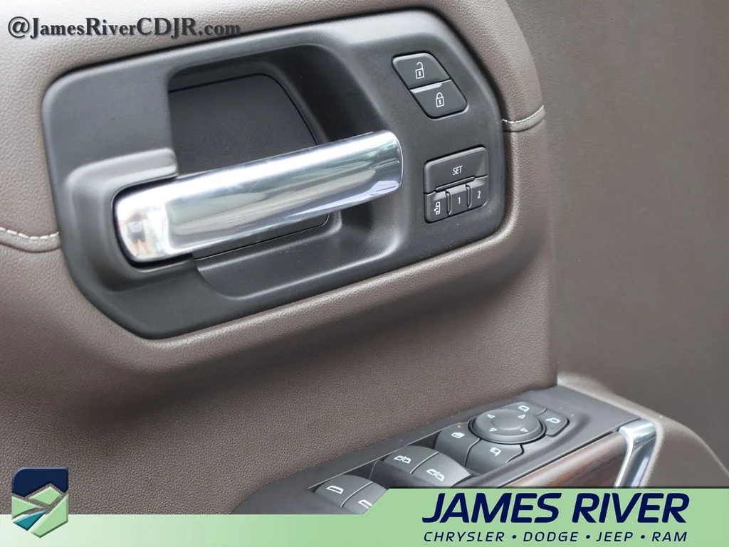 Used 2019 White GMC SLT image 21