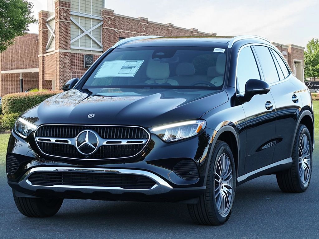 Used 2026 Black Mercedes-Benz GLC 300 image 4