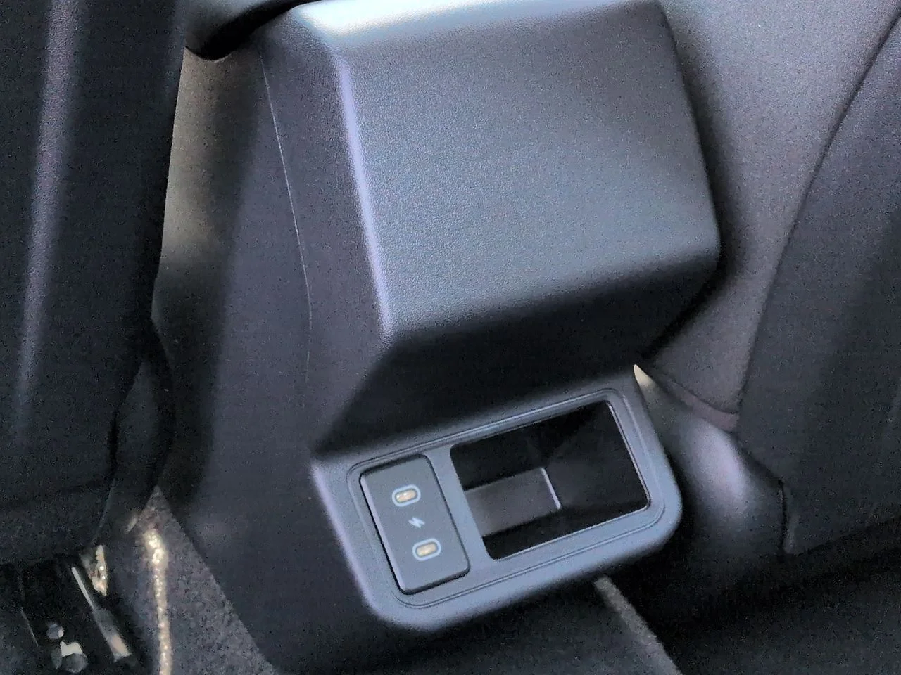 New 2026 Snow White Pearl Kia LXS image 22