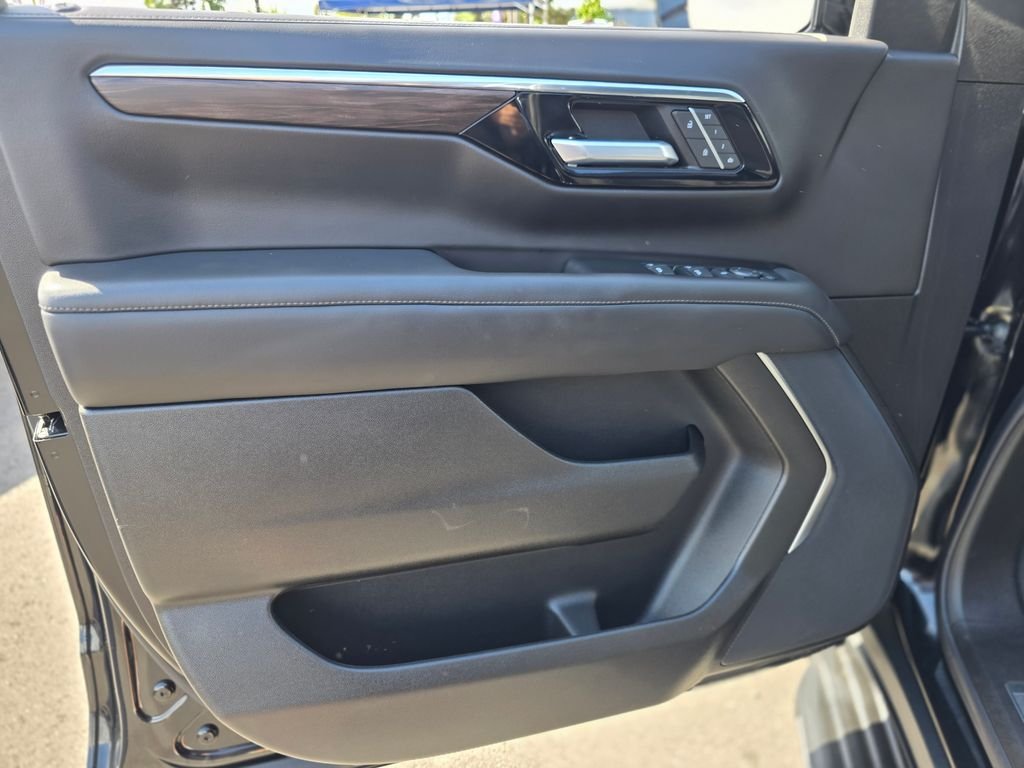 2025 Chevrolet Tahoe LT - Photo 23