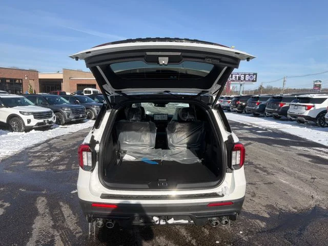 New 2026 Star White Metallic Tri-Coat Ford ST image 14