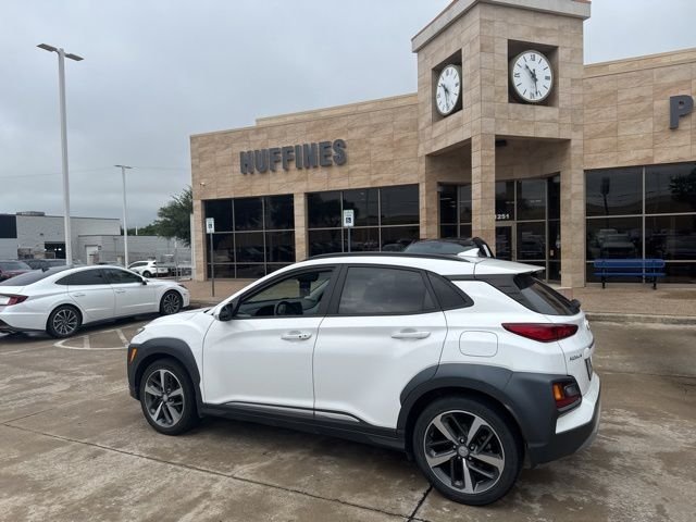 Used 2021 White Hyundai Limited image 9