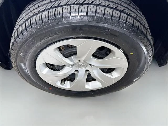 Certified Used 2022 SILVER SKY METALLIC Toyota  image 9
