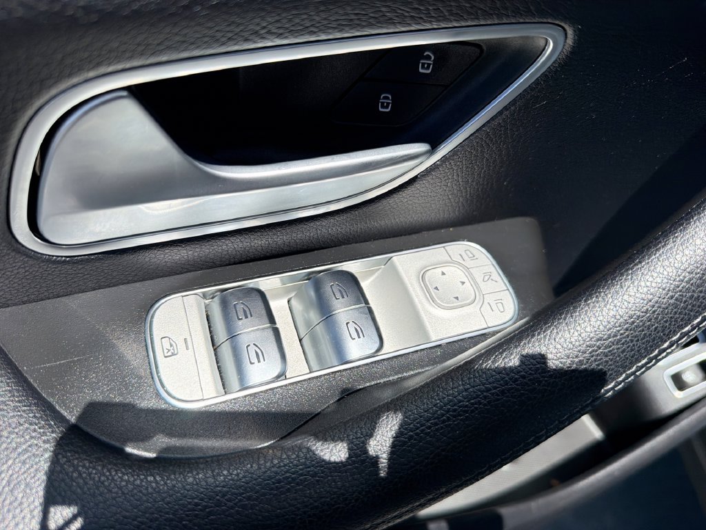 Used 2024  Mercedes-Benz GLE 450e image 15