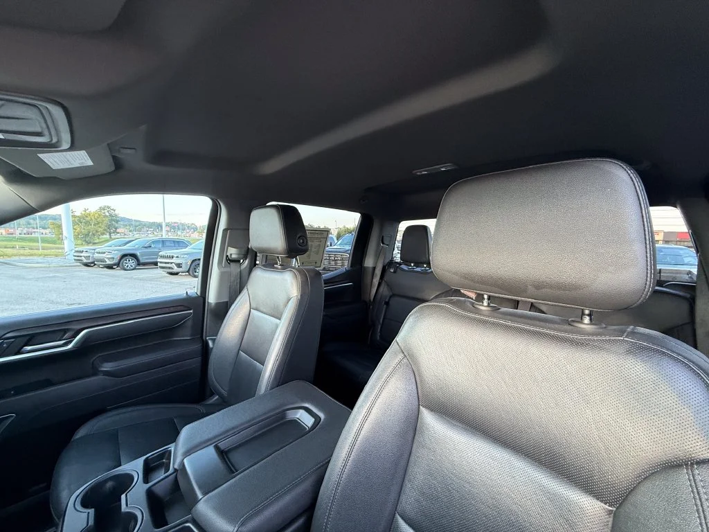 Used 2025 Silver GMC SLT image 21