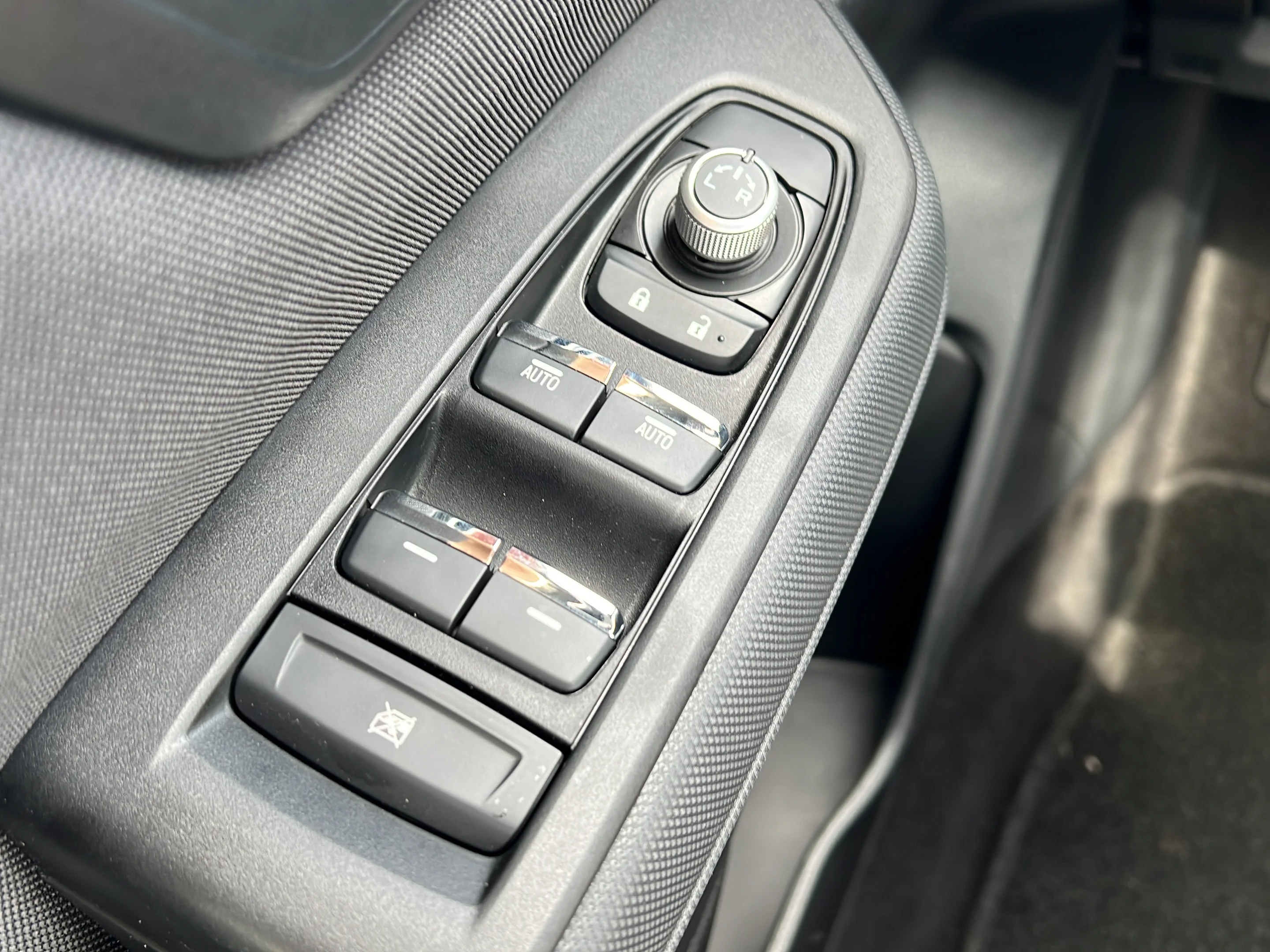 Used 2026 River Rock Pearl Subaru Premium image 31