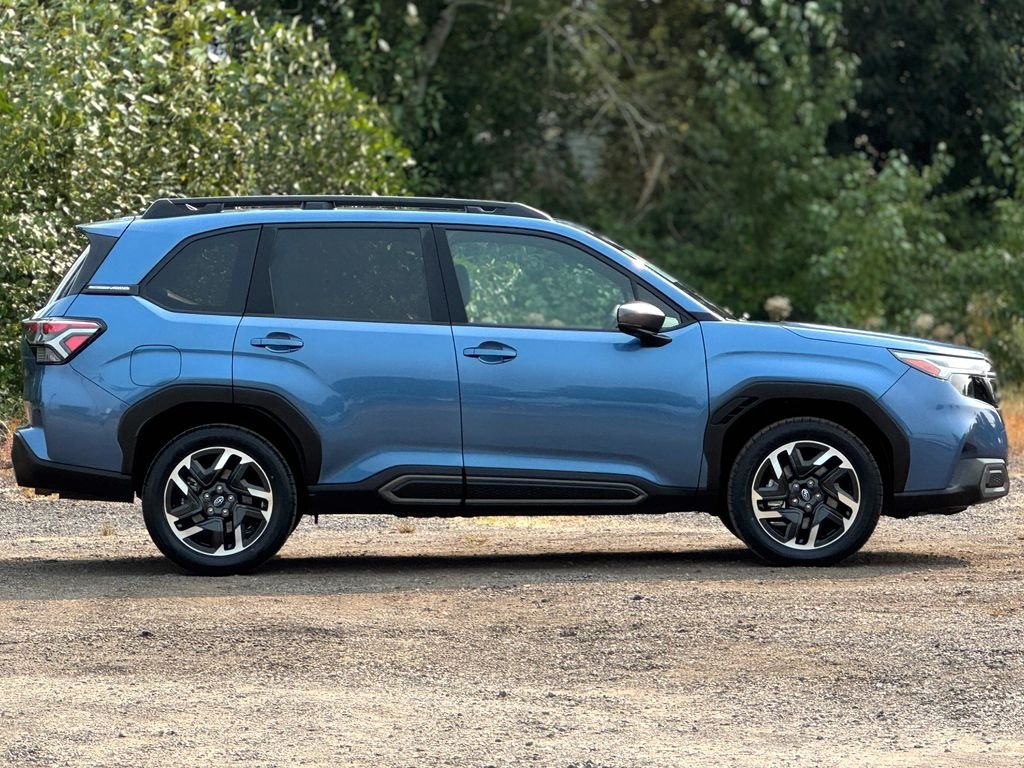 Used 2025 Horizon Blue Pearl Subaru Limited image 8