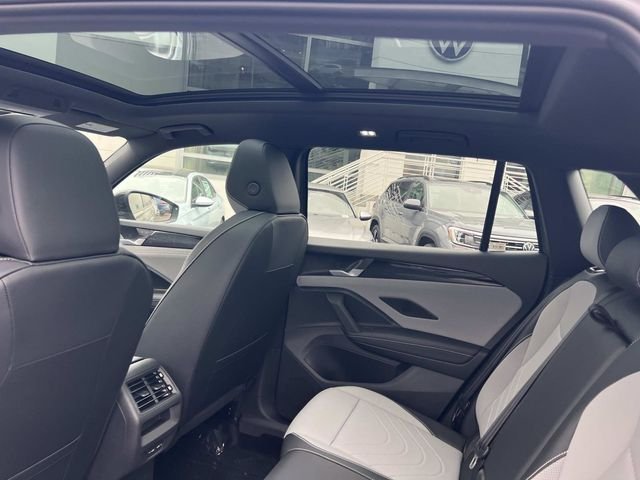 New 2026 Green Volkswagen 2.0T SE R-Line Black image 23