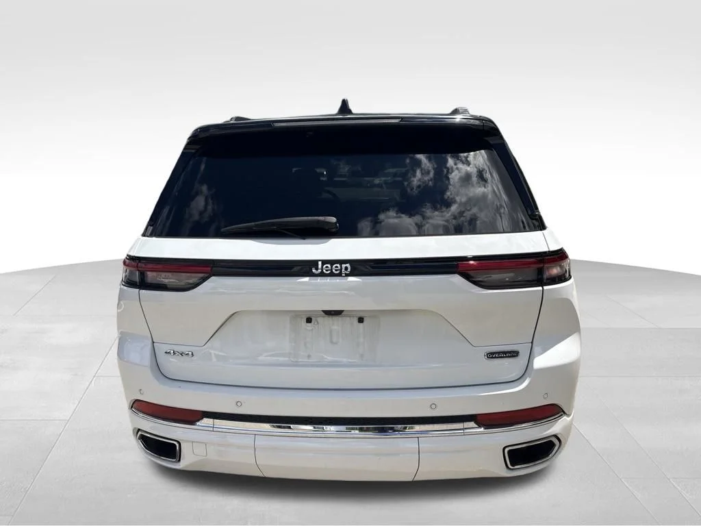 Used 2022 White Jeep Overland image 9