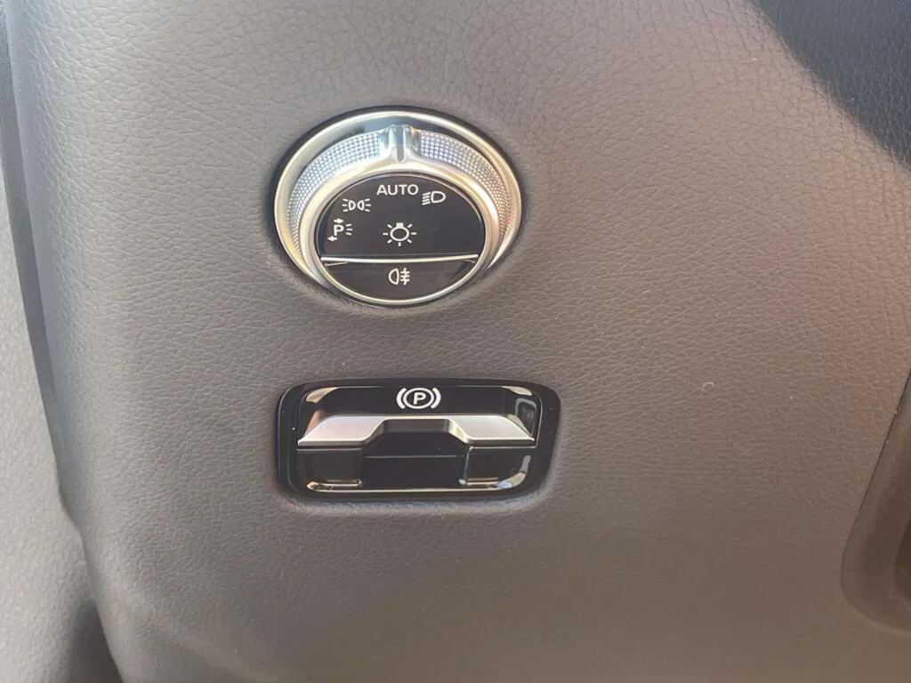 Certified Used 2024 Polar White Mercedes-Benz GLC 300 image 34