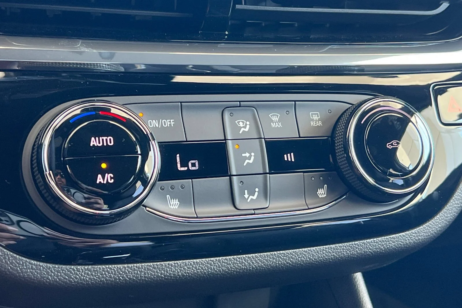 2026 Buick Envista Sport Touring - Photo 22