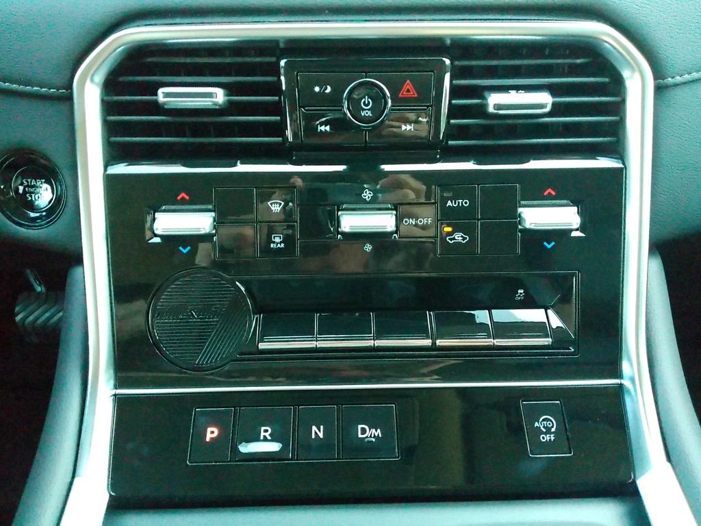 2026 Nissan Armada SV - Photo 41