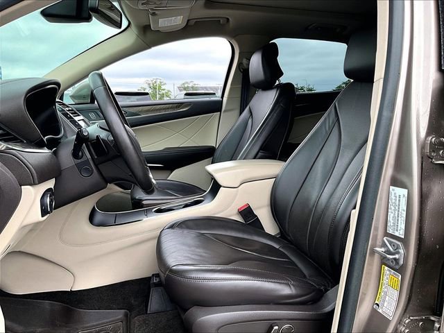Used 2018 Iced Mocha Metall Lincoln Reserve image 10