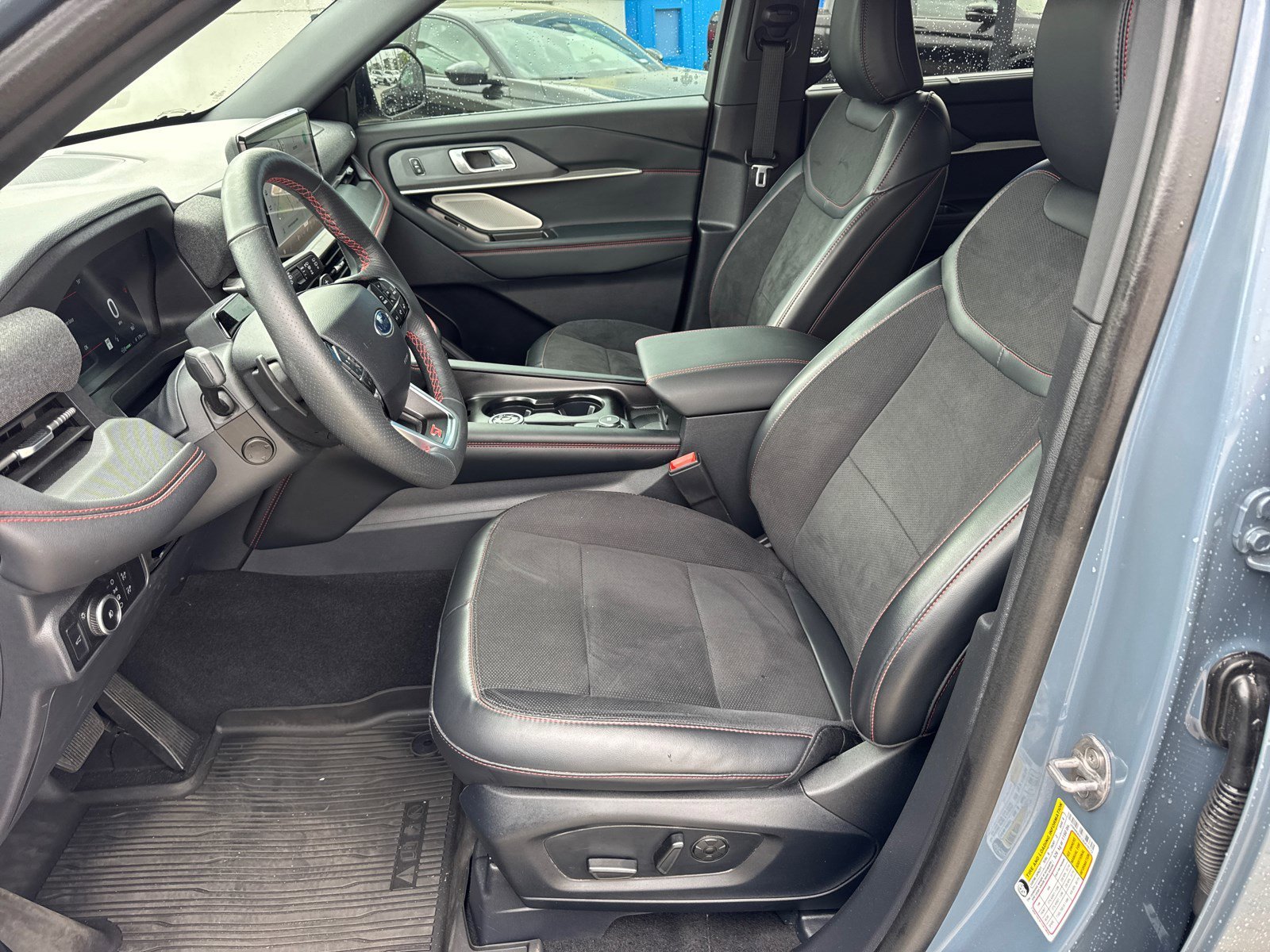 Used 2025 Vapor Blue Ford ST image 9