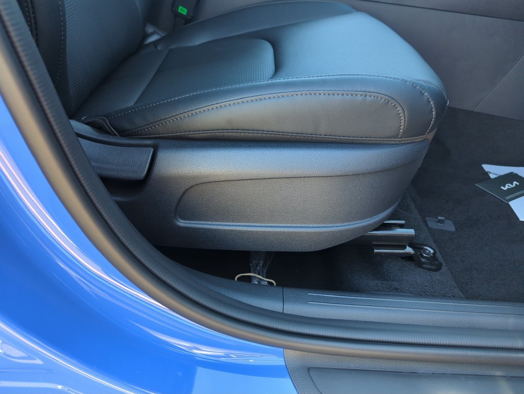 New 2027 Nebular Blue Kia EX image 37