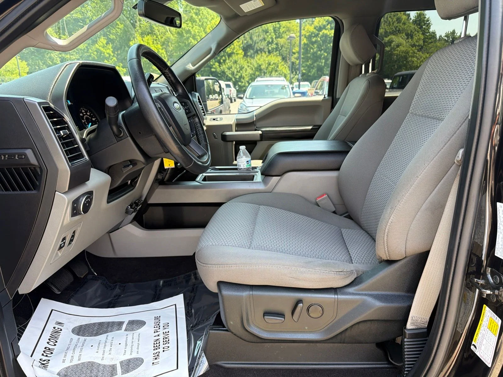 Used 2020 Black Ford XLT image 9