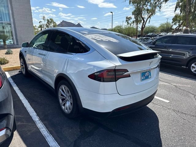 Used 2020  Tesla  image 5