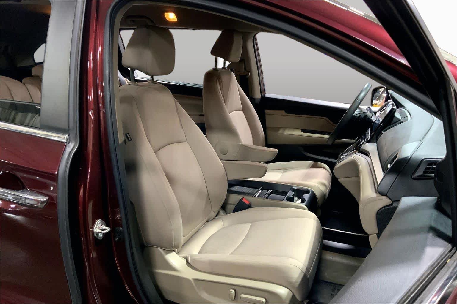 Used 2018 Deep Scarlet Pearl Honda EX image 9