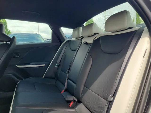 New 2026 Interstellar Gray Kia GT-Line image 9