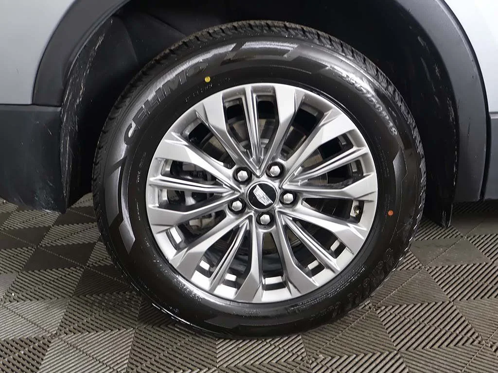 Used 2024 Silver Cadillac Premium Luxury image 20