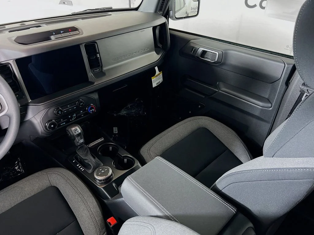New 2025 Oxford White Ford Base image 24