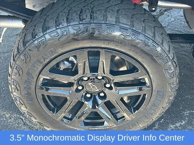 Used 2024 Summit White Chevrolet Custom Trail Boss image 39