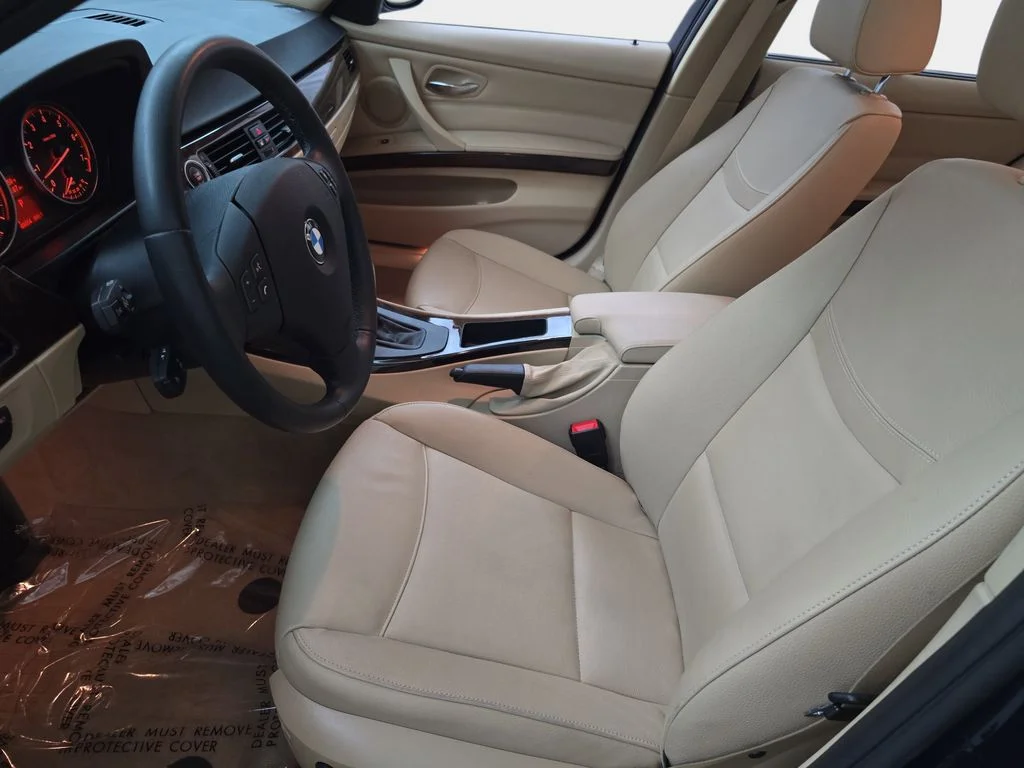 Used 2011 Deep Sea Blue Metallic BMW 328i xDrive image 17