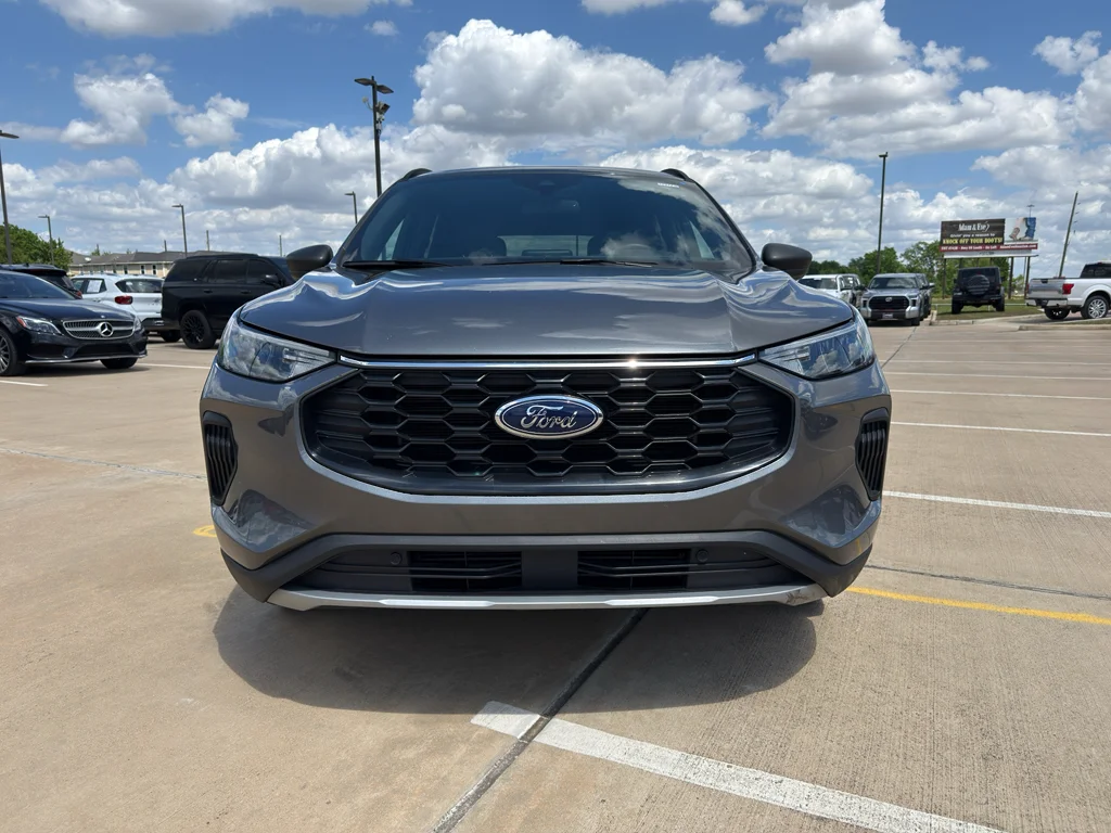 Used 2025 Carbonized Gray Metallic Ford ST-Line image 2