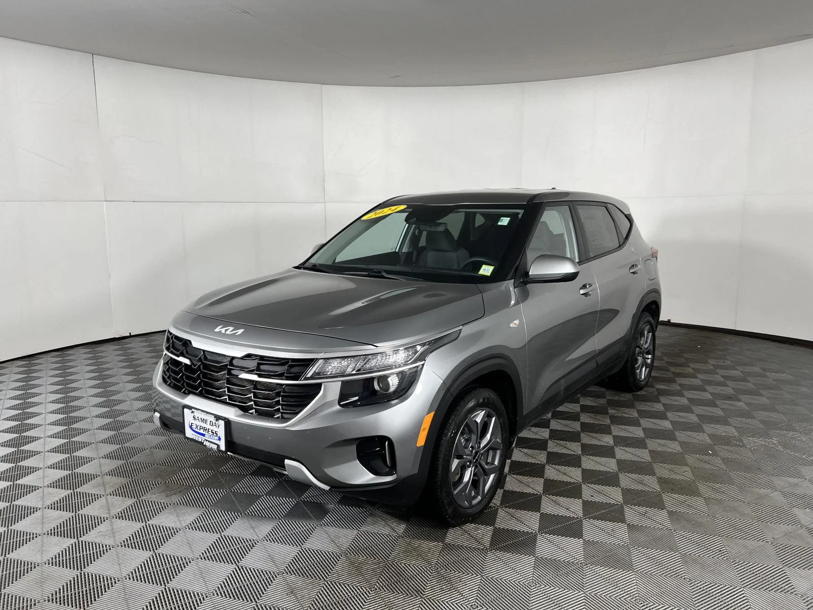 Used 2024 Steel Gray Kia LX image 13