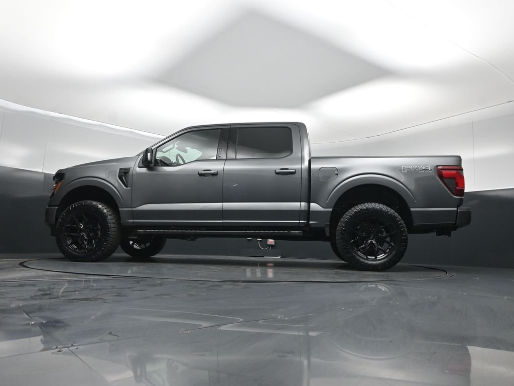 New 2026 Carbonized Gray Metallic Ford XLT image 7