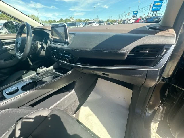 Used 2023 Black Nissan SL image 33