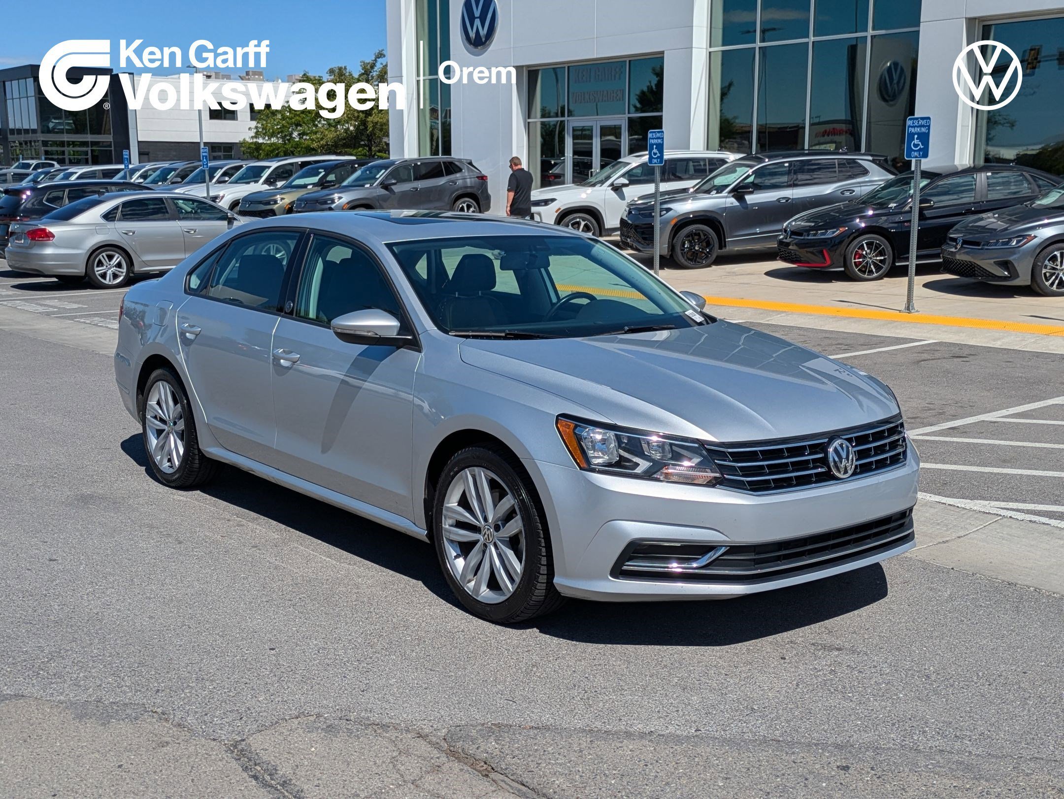 2019 Volkswagen Passat 2.0T Wolfsburg Edition Auto's photo