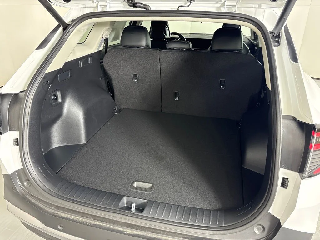 New 2026 Glacial White Pearl Kia EX image 19