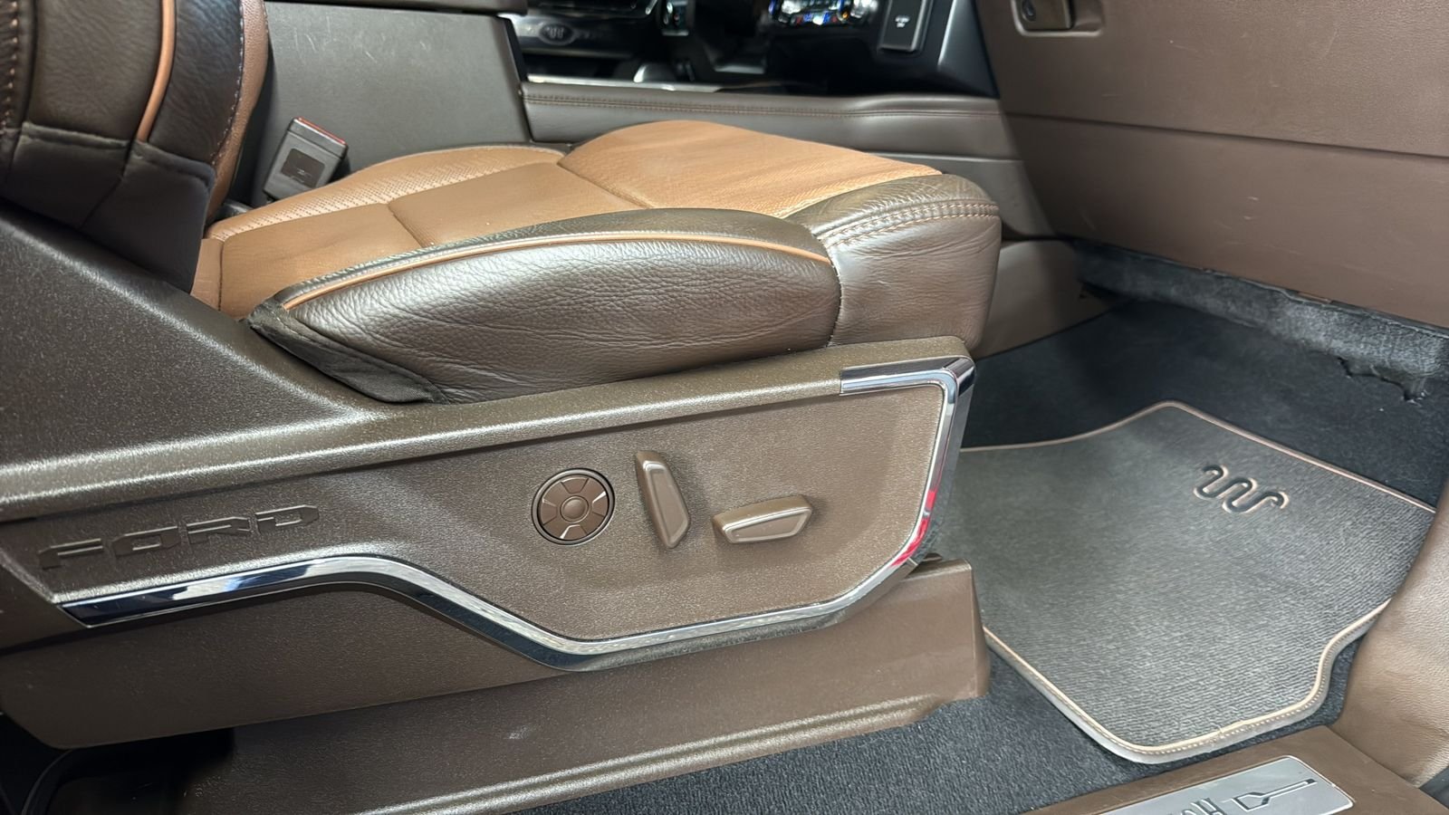 Used 2024 Red Ford King Ranch image 24