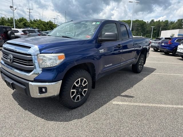 Used 2014 Blue Toyota SR5 image 8