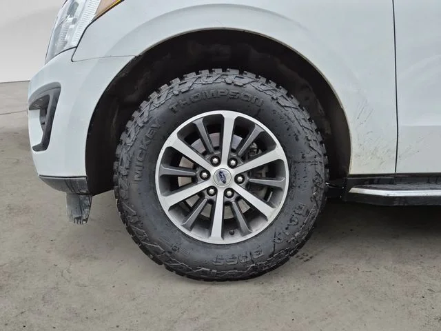 Used 2019 Oxford White Ford XLT image 9